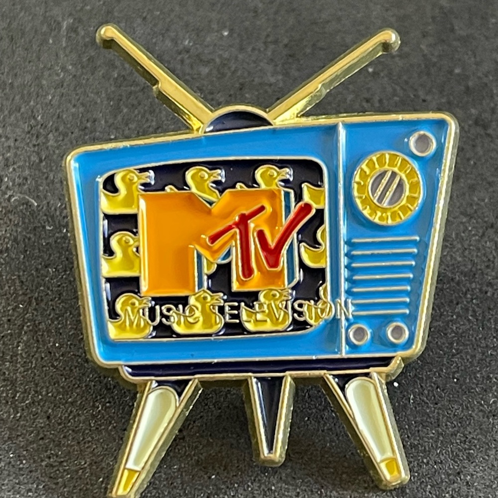 MTV Retro TV Enameled Alloy Lapel Brooch Pin Blue & Orange Music Television NEW